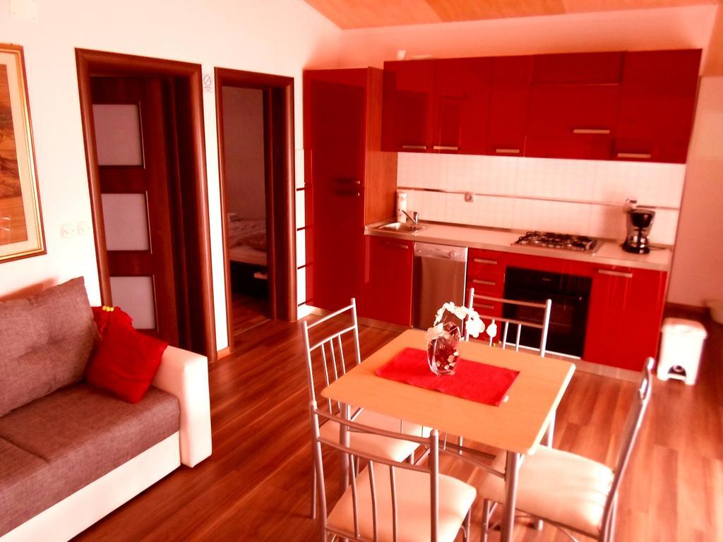 Apartments Annie Rogoznica  Rum bild